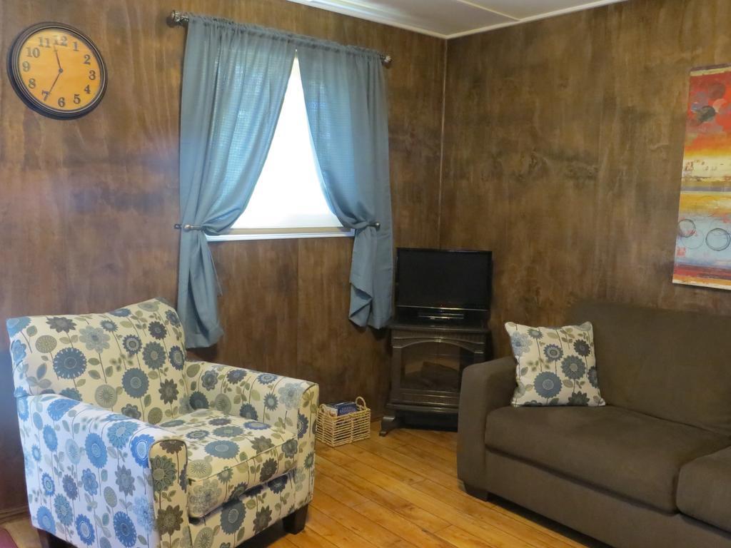 Orchard View Bed And Breakfast Moose Jaw Exterior foto
