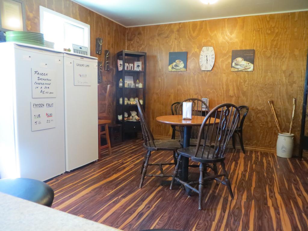 Orchard View Bed And Breakfast Moose Jaw Exterior foto