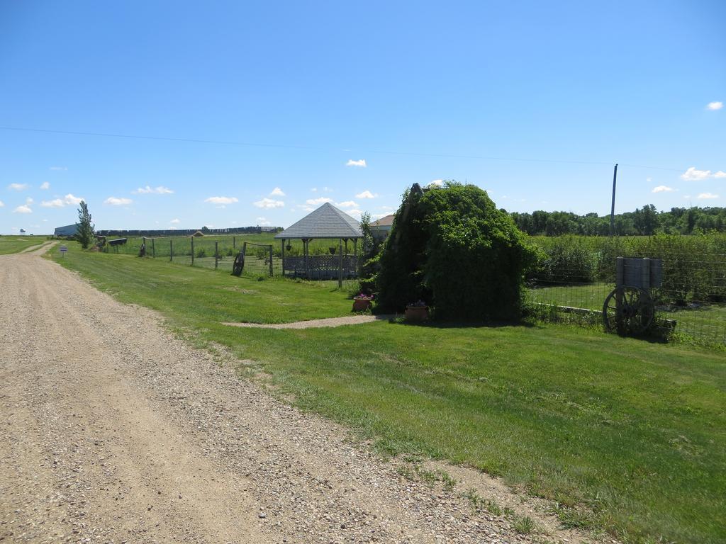 Orchard View Bed And Breakfast Moose Jaw Exterior foto
